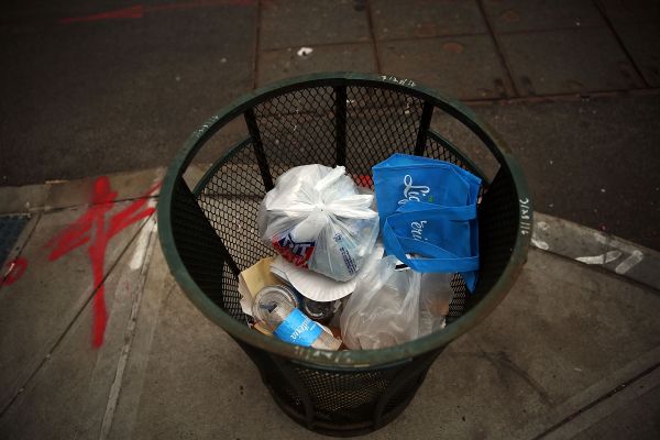 La Grèce se lance dans la bataille contre les sacs en plastique léger