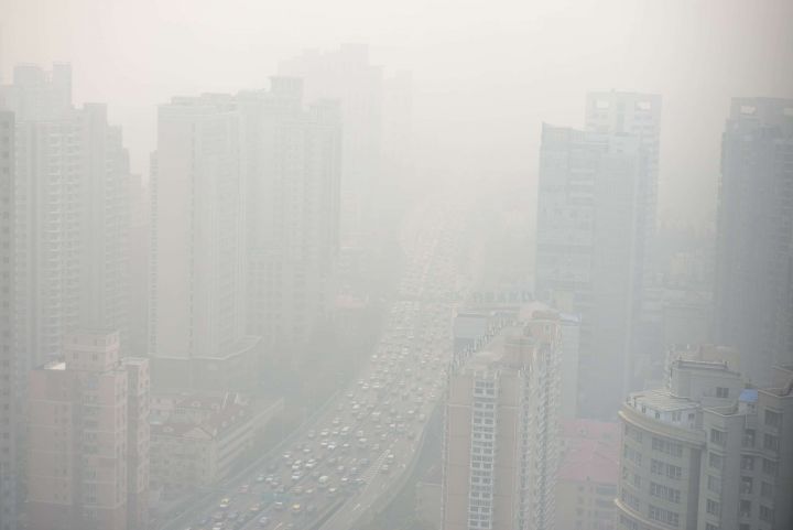EN IMAGES. Pic de pollution extrême à Shanghaï