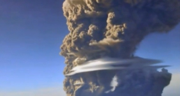 VIDEOS. Océanie : un nuage de cendres volcaniques sème la pagaille dans le ciel