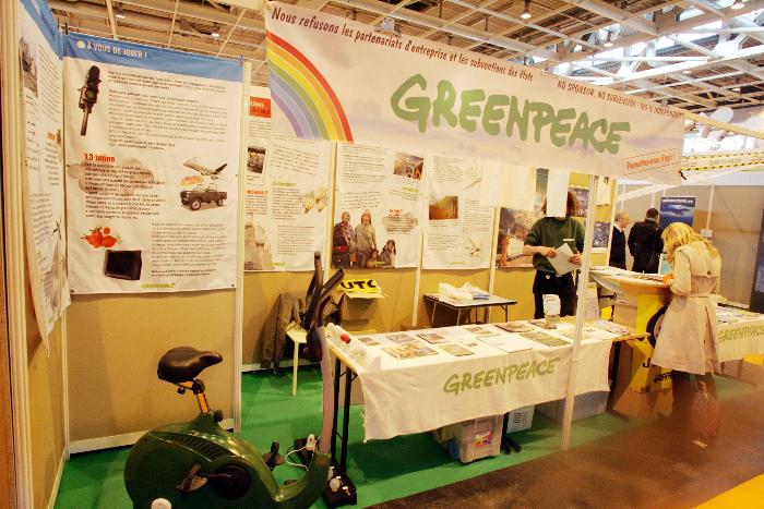 Greenpeace : un haut responsable allait au bureau... en avion