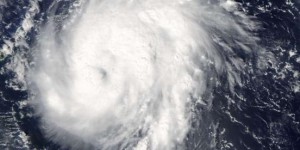 Cyclone Nilofar : des milliers de déplacés en Inde, le Pakistan en alerte
