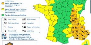 VIDEO. Intempéries : quinze départements du Sud-est en alerte orange