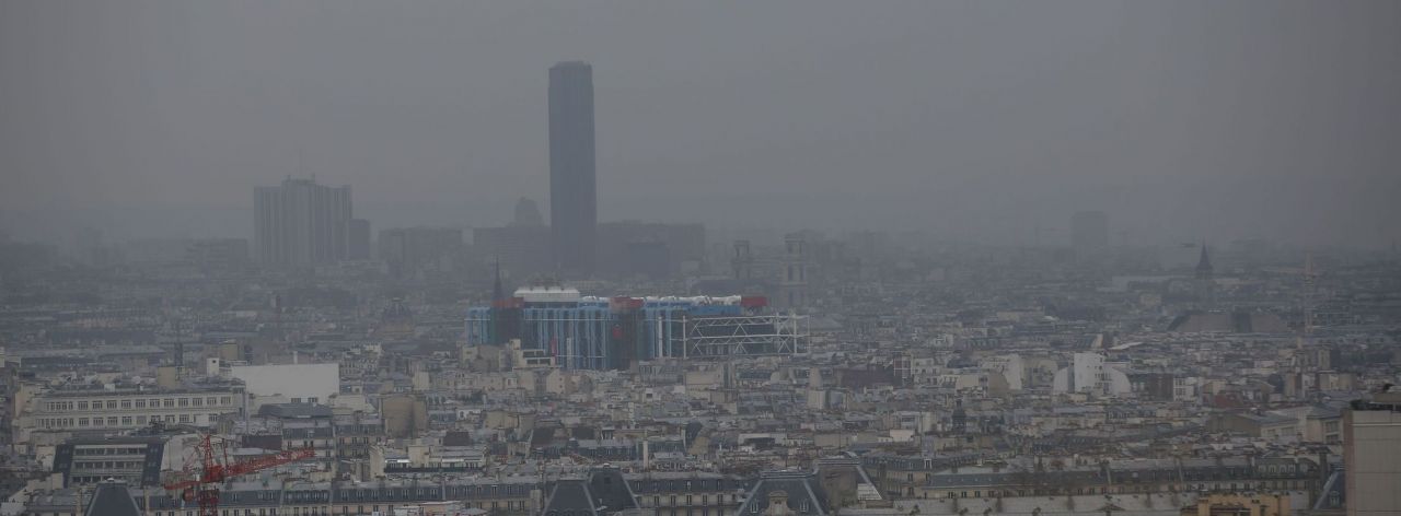 Pollution à Paris : vitesse abaissée de 20 km/h jeudi, stationnement résidentiel gratuit