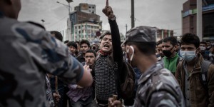 Séisme au Népal : la police anti-émeute intervient pour calmer les habitants
