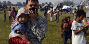 Séisme au Népal : le bilan passe à 7.557 morts, l'aide arrive dans les zones difficiles