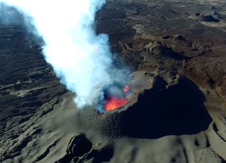 La Réunion : nouvelle éruption du Piton de la Fournaise