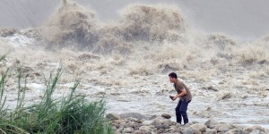 Taïwan : le «super-typhon» Dujuan fait deux morts et plus de 300 blessés