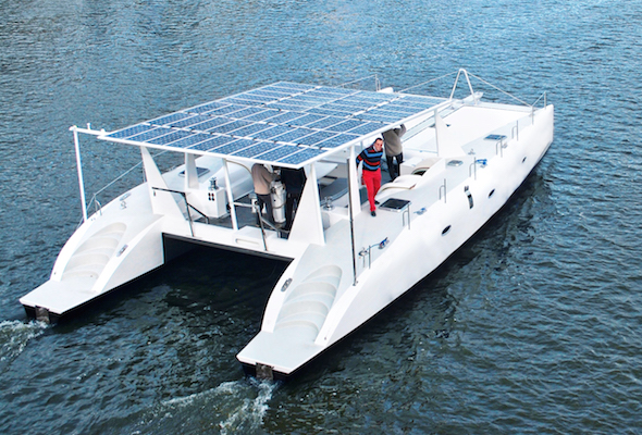 Transport : écologique, le catamaran électro-solaire
