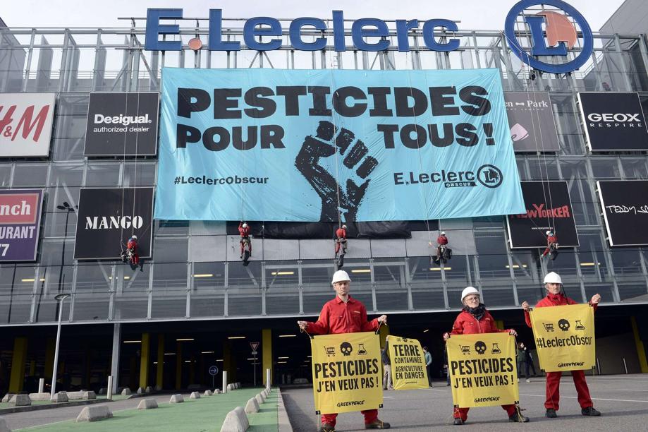 Greenpeace accuse Leclerc de favoriser l'usage de pesticides