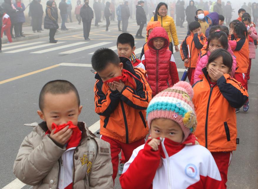 EN IMAGES. Chine : dix villes en alerte rouge à la pollution atmosphérique