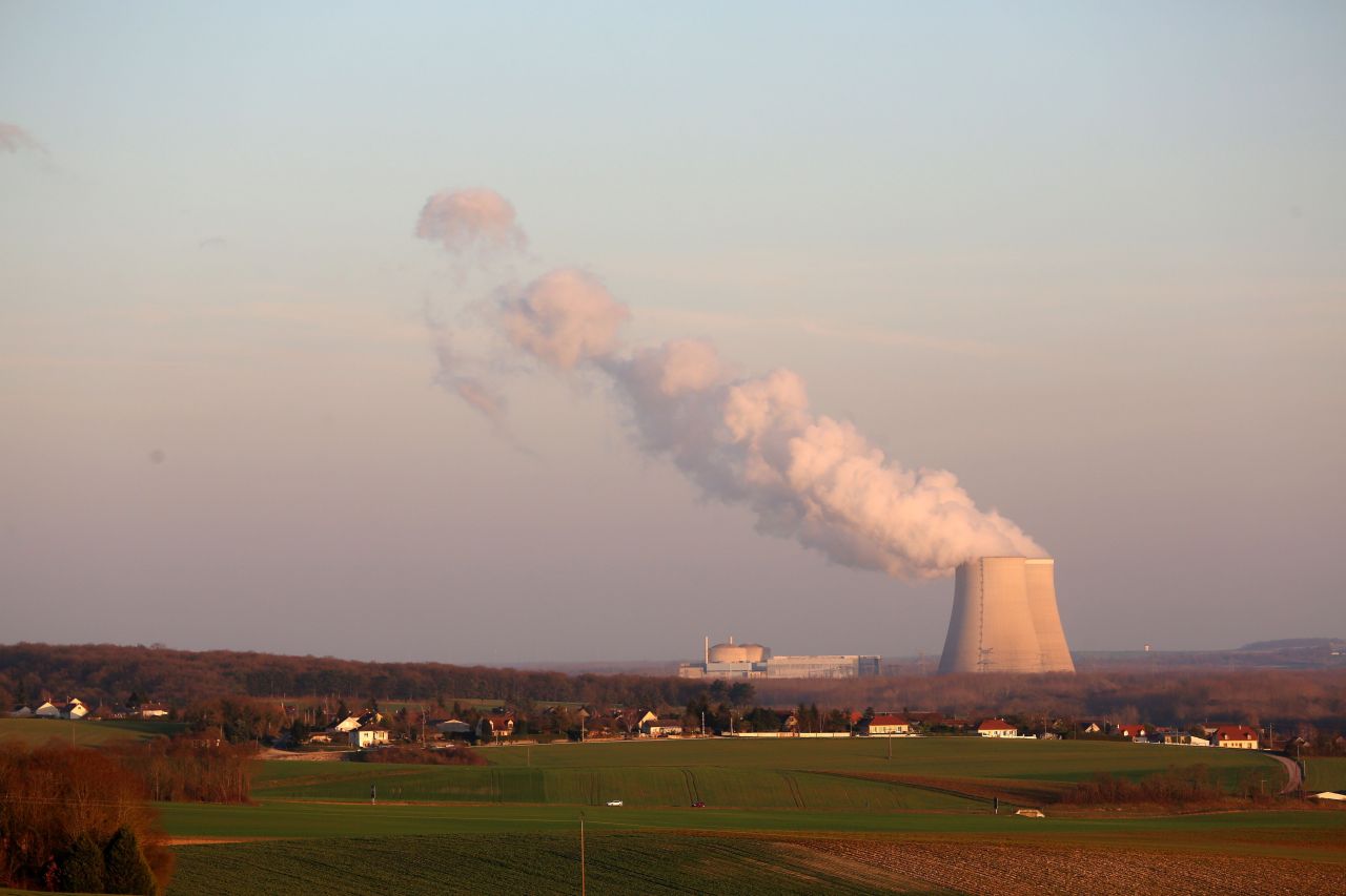Nucléaire : Royal «prête» à prolonger de 10 ans la vie des centrales