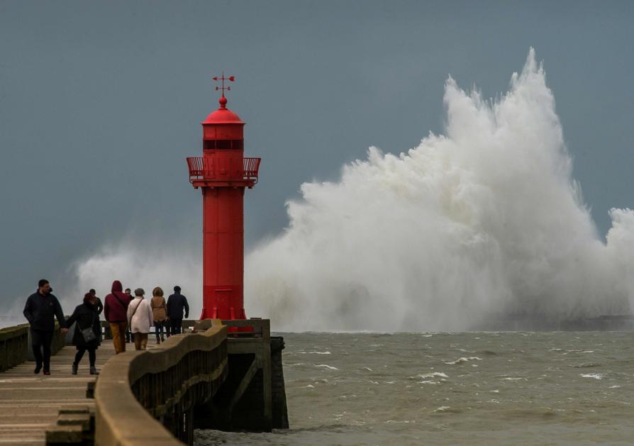 EN IMAGES. Tempête : vagues géantes sur les côtes françaises