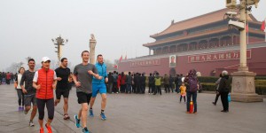 Pékin : Mark Zuckerberg fait son jogging en bravant la  pollution