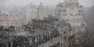 Les premiers gros flocons de neige en Ile-de-France, stars sur Twitter