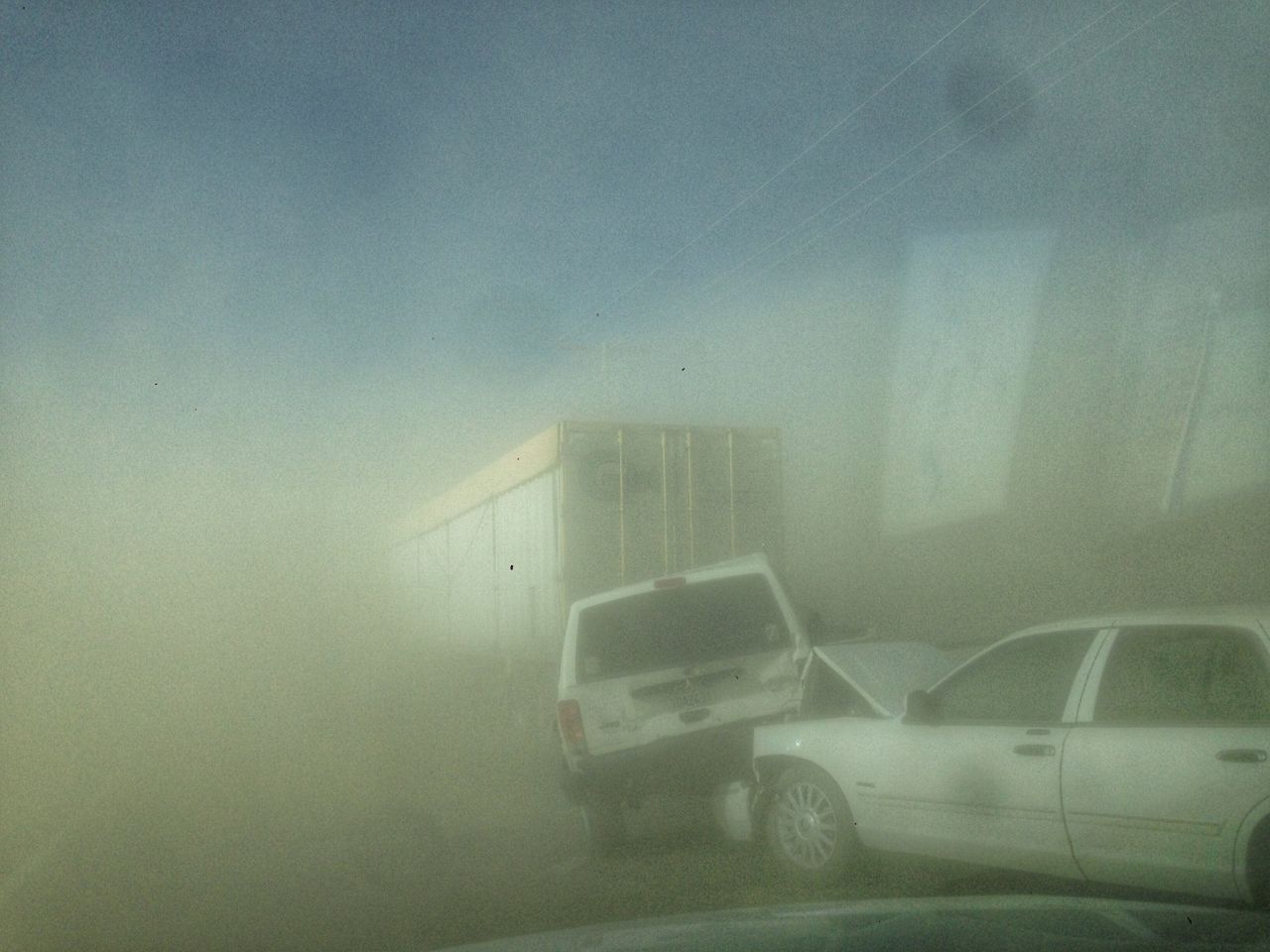 VIDEO. Californie : une tempête de sable provoque un carambolage géant 