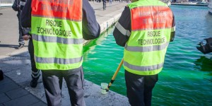 Marseille : quand  l'eau du Vieux-Port a viré au vert