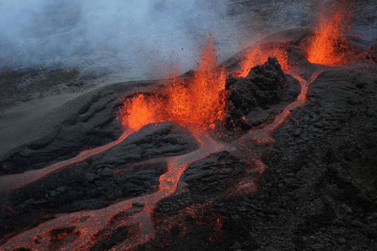 La Réunion: Le Piton de la Fournaise en éruption