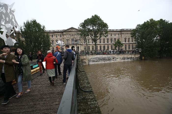 EN DIRECT. Inondations : la Seine a gagné près d'un mètre en 24 heures