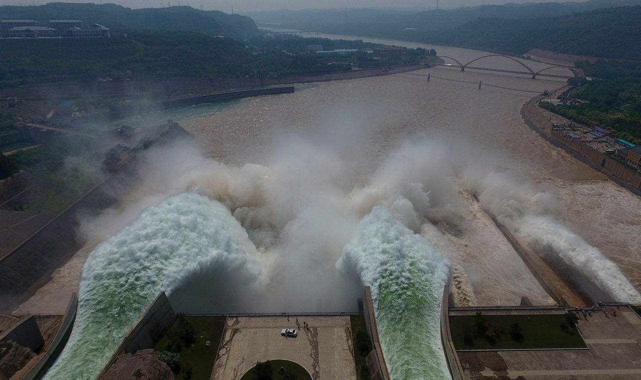 EN IMAGES. Chine : lâcher d'eau géant sur le fleuve Jaune