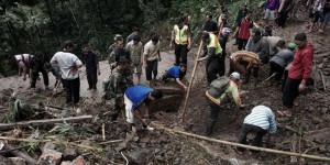 EN IMAGES. Indonésie : au moins 30 morts dans des glissements de terrain