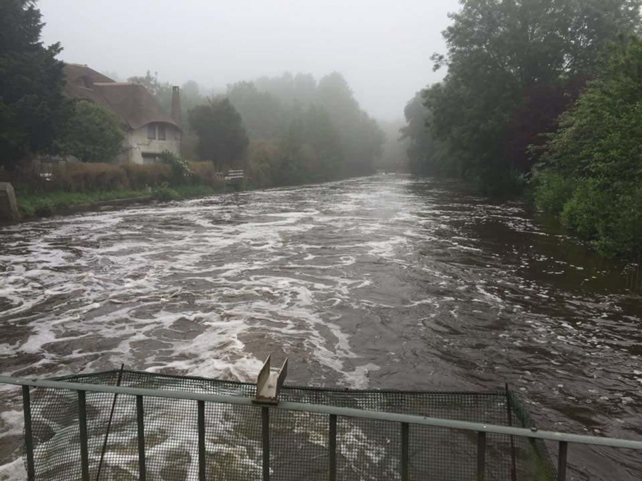 Inondations : pic de crue attendu dans l'Essonne, lente amélioration ailleurs