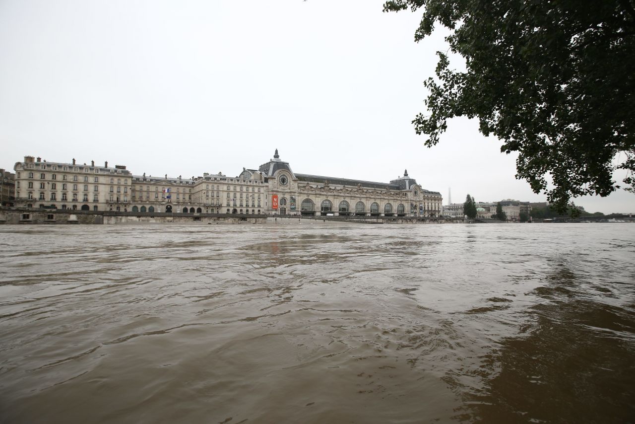 Inondations : «Avec les pluies qui retardent la décrue, ce n'est pas fini»