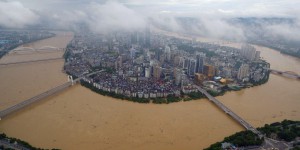 Au moins 128 morts dans des inondations en Chine 
