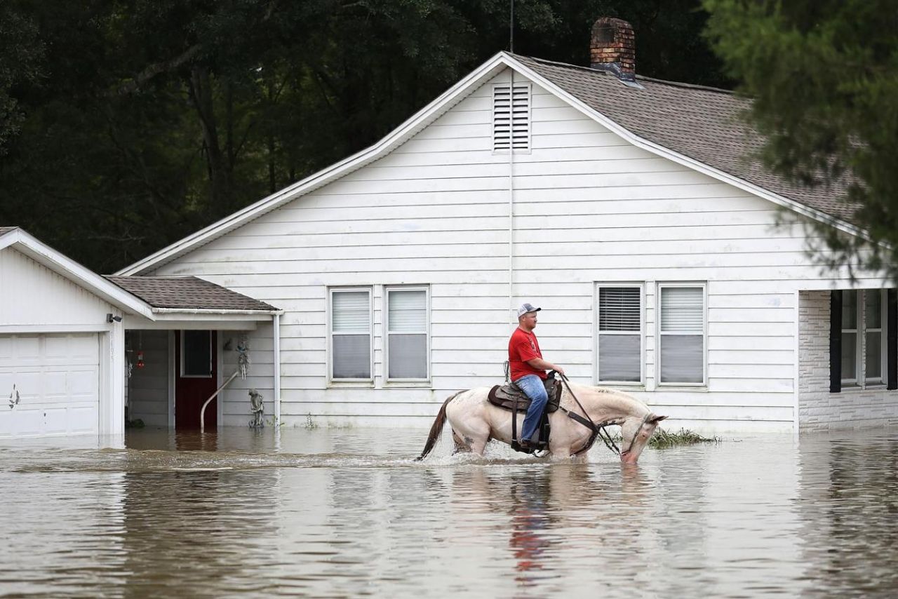 EN IMAGES. Louisiane : des milliers d'habitants piégés par les eaux