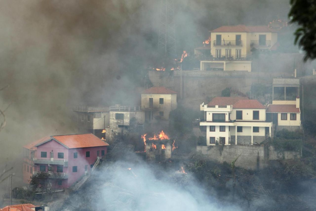 EN IMAGES. Portugal : incendies meurtriers à Madère, 1000 personnes évacuées