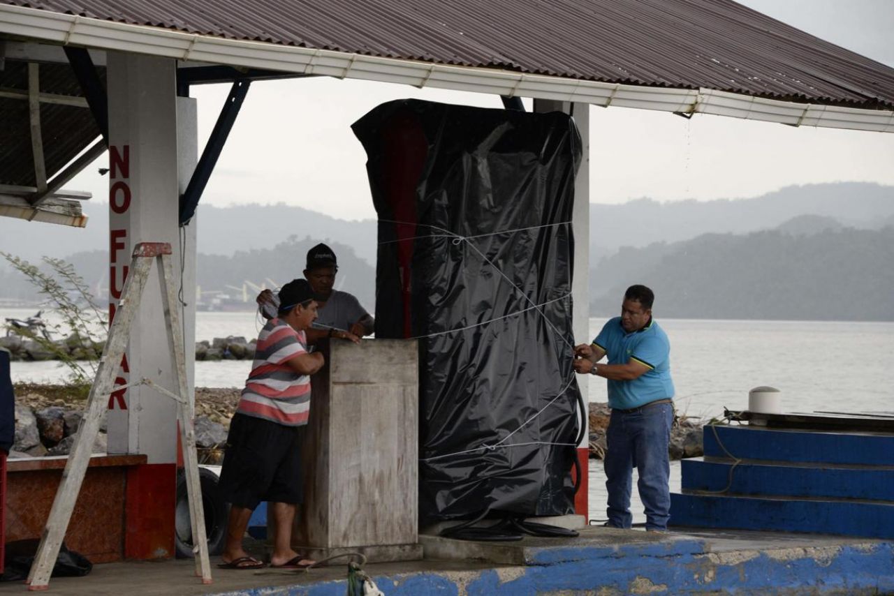 L'Amérique centrale en alerte face à Earl, tempête requalifiée en ouragan
