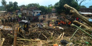 EN IMAGES. Indonésie : inondations et glissements de terrain meurtriers