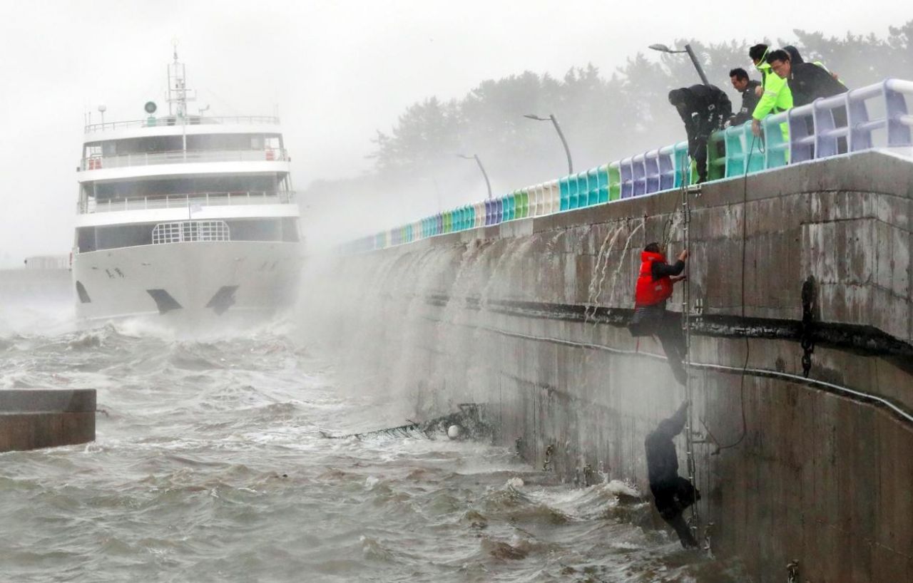 VIDEOS. Un typhon frappe la Corée du sud, au moins quatre morts