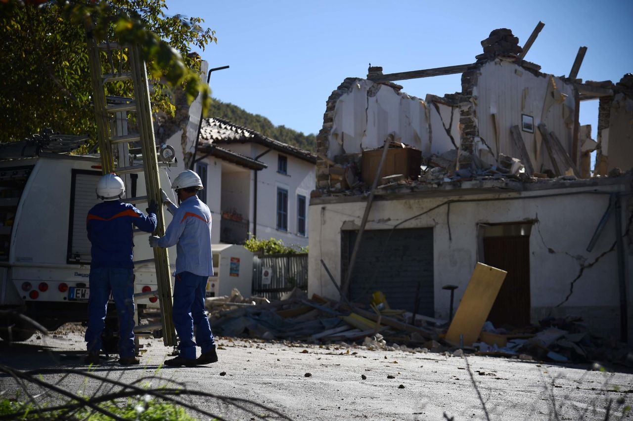 EN IMAGES. Italie : des milliers de victimes du séisme sans logement
