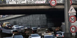 EN IMAGES. Des Lyonnais manifestent contre la pollution en pleine alerte aux particules