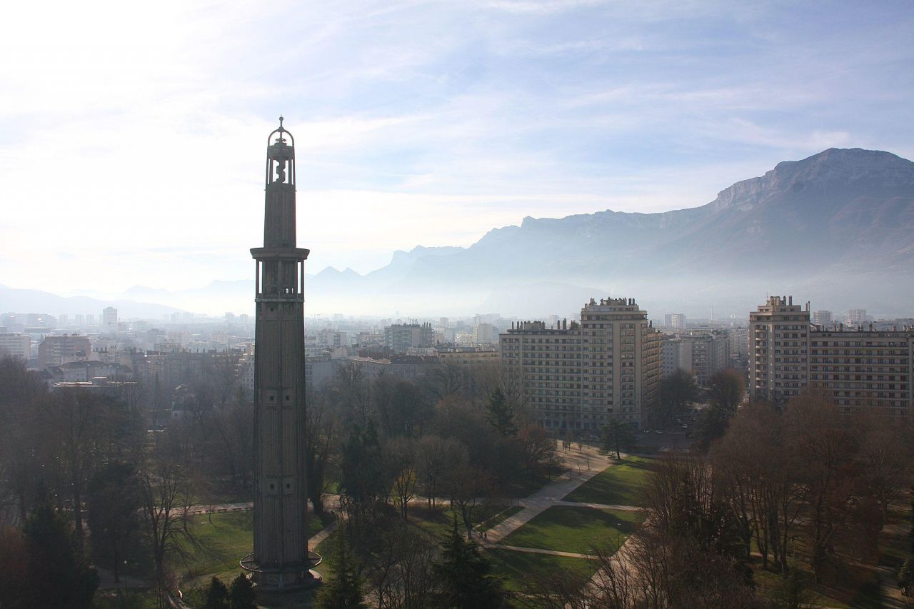 Pic de pollution à Grenoble : de nouvelles interdictions de circulation mardi