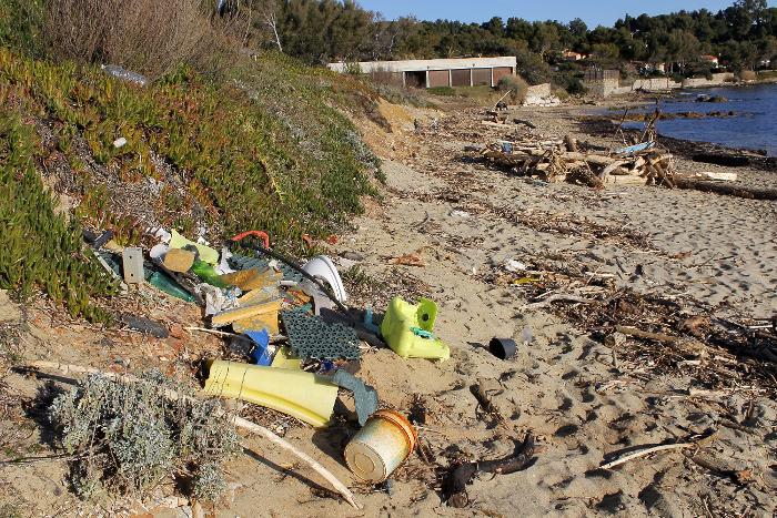 Environnement : sous les ordures, la plage