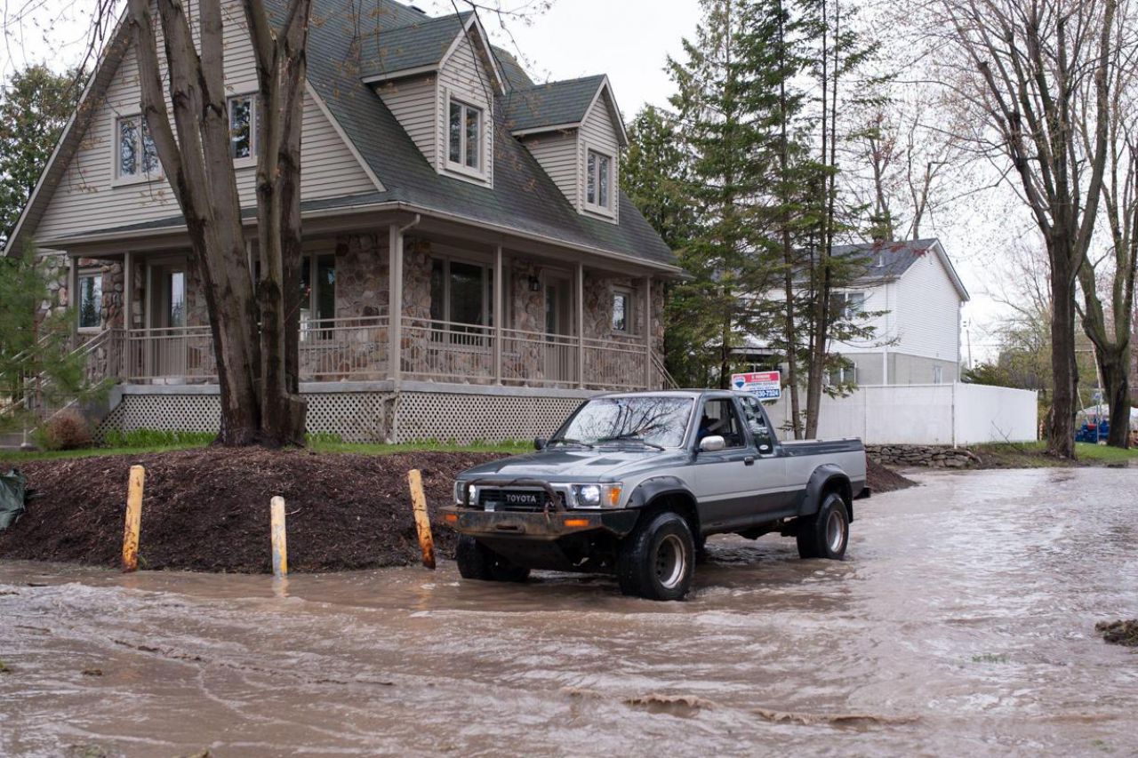 Inondations au Canada : des milliers de personnes évacuées dans l'est du pays