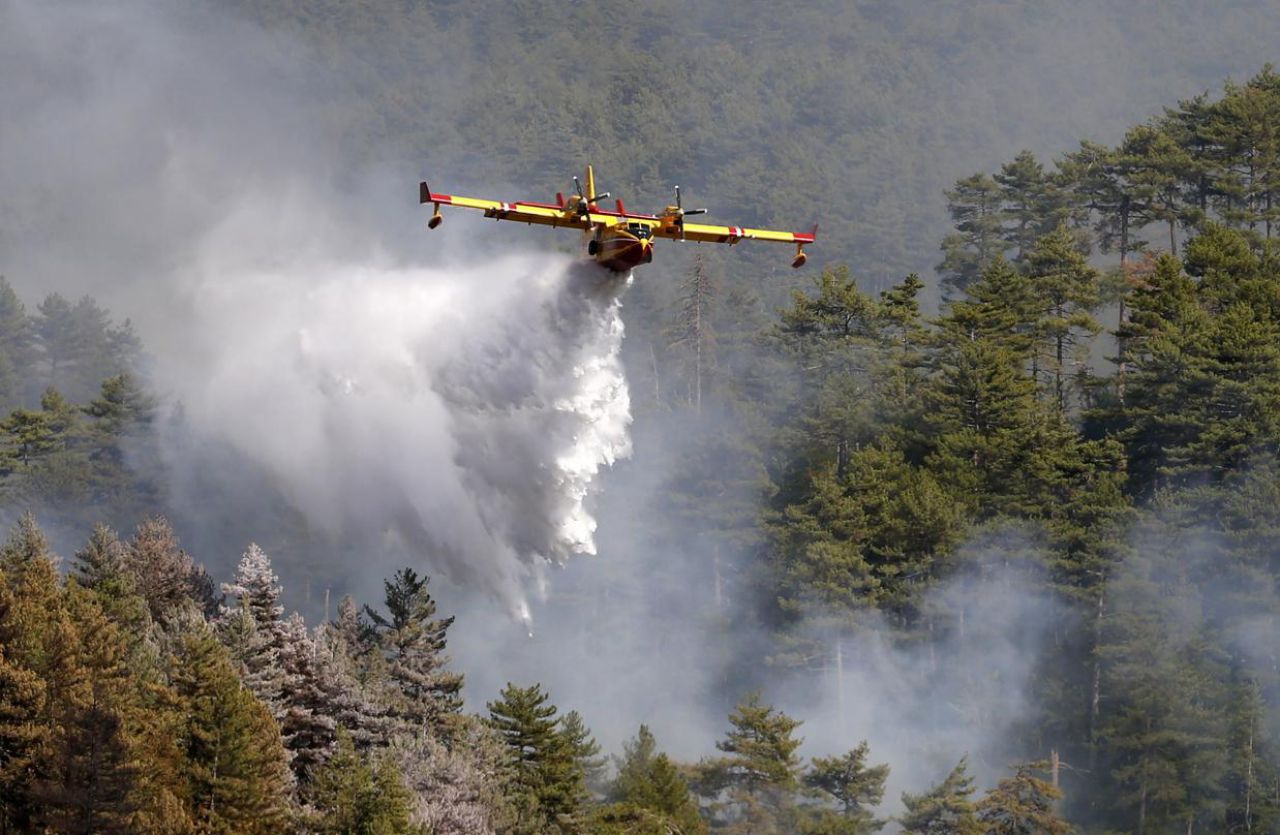 Incendies en Corse : Gérard Collomb attendu à Palneca, où 180 hectares ont brûlé