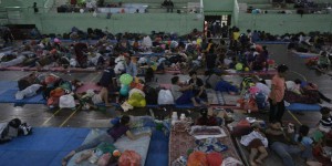 Bali : le mont Agung gronde, 50 000 personnes évacuées