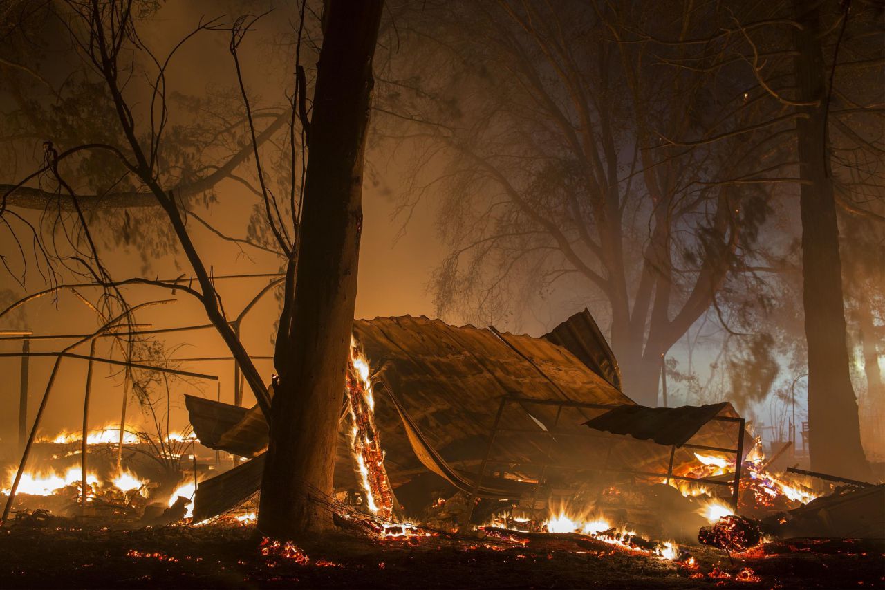 Californie : le bilan des gigantesques incendies grimpe à 40 morts