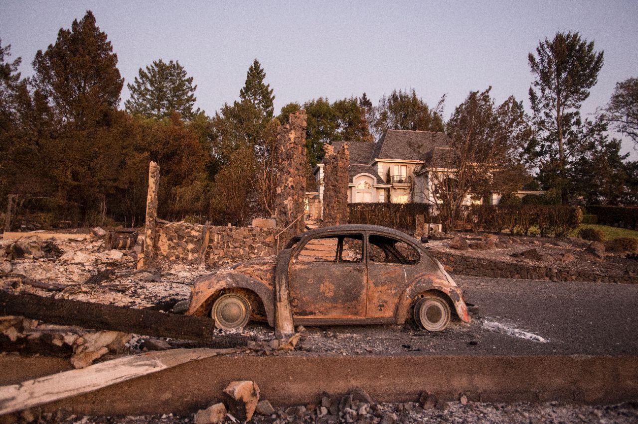 Californie : les pompiers domptent les feux, 41 morts selon les derniers bilans