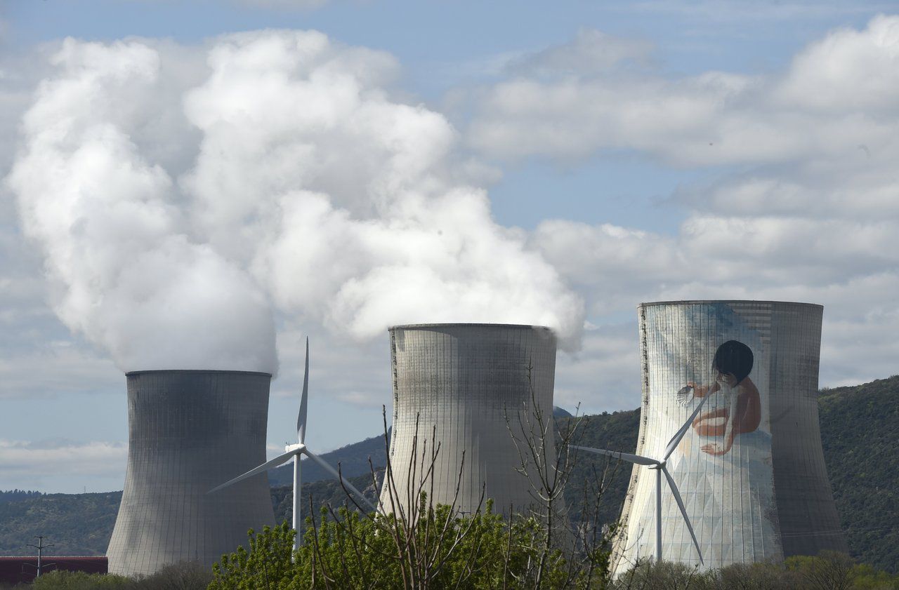 Nucléaire : intrusion de militants de Greenpeace à la centrale de Cruas-Meysse