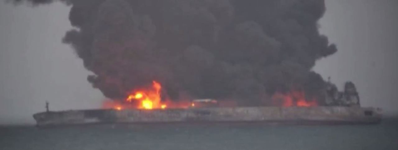 Chine : un pétrolier en flammes  «risque d’exploser ou de sombrer»