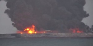 Chine : un pétrolier en flammes  «risque d’exploser ou de sombrer»