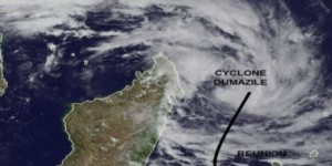 L’île de la Réunion sous la menace du cyclone Dumazile