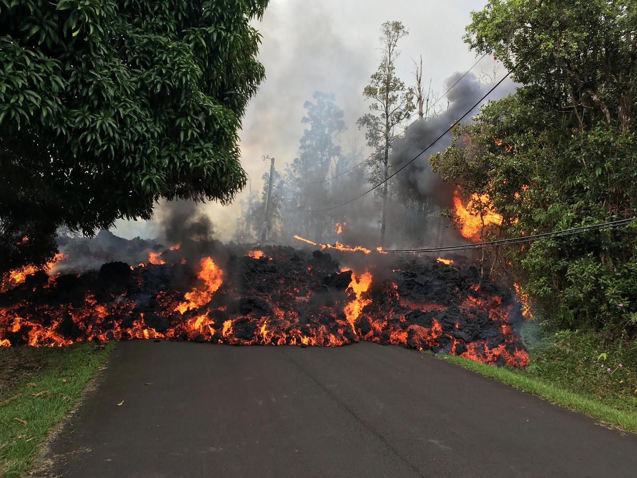 EN IMAGES. Le volcan Kilauea détruit une trentaine de maisons à Hawaï