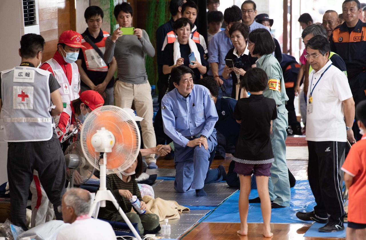 Désastre au Japon : au moins 179 morts, le Premier ministre auprès des sinistrés