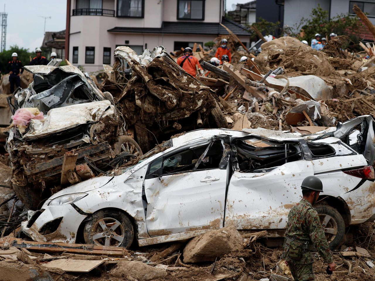 EN IMAGES. Inondations au Japon : les secouristes à la recherche de disparus