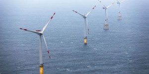Loi énergie et climat : le Sénat veut davantage d’éolien offshore et de biogaz