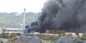 Incendie à Rouen : les autorités accusées d’un manque de transparence